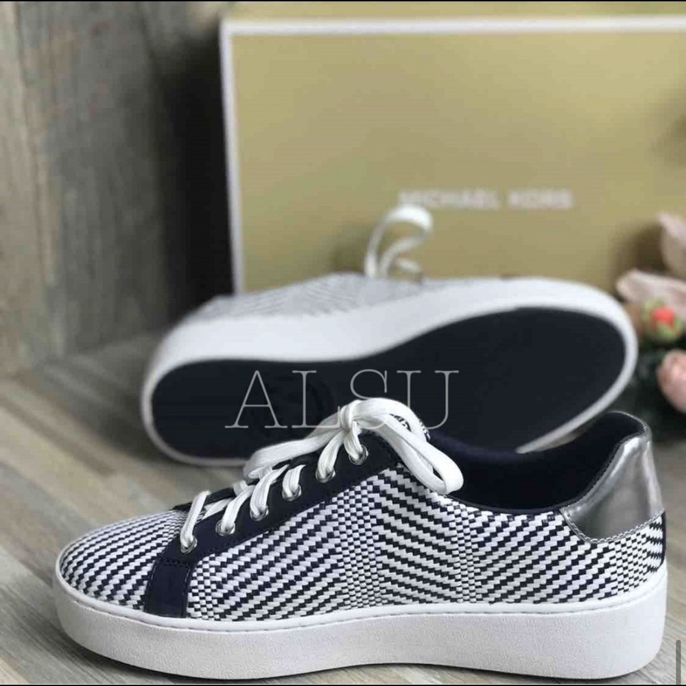 π Christmas Sale π NWT Michael Kors Poppy Lace Up Diagonal Weave Navy Size 9.5 - Picture 7 of 11